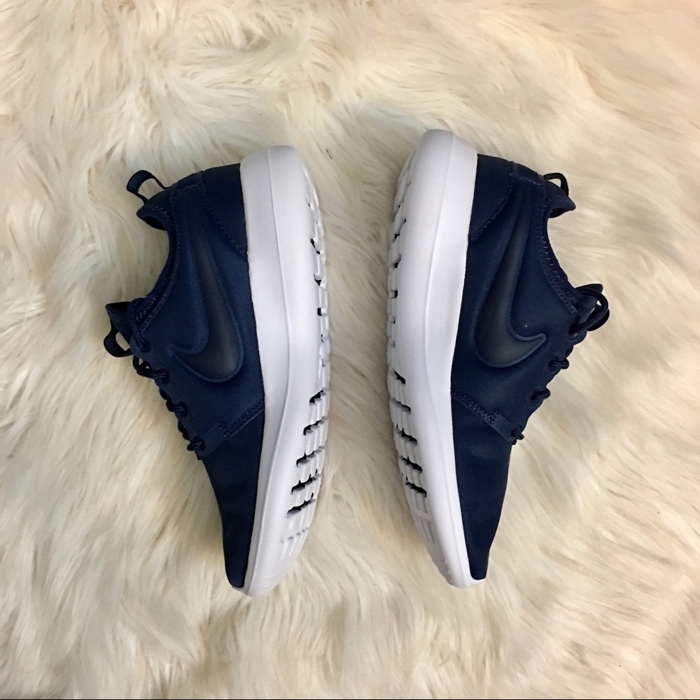 SOLD NWOT Nike Roche - Picture 3 of 6